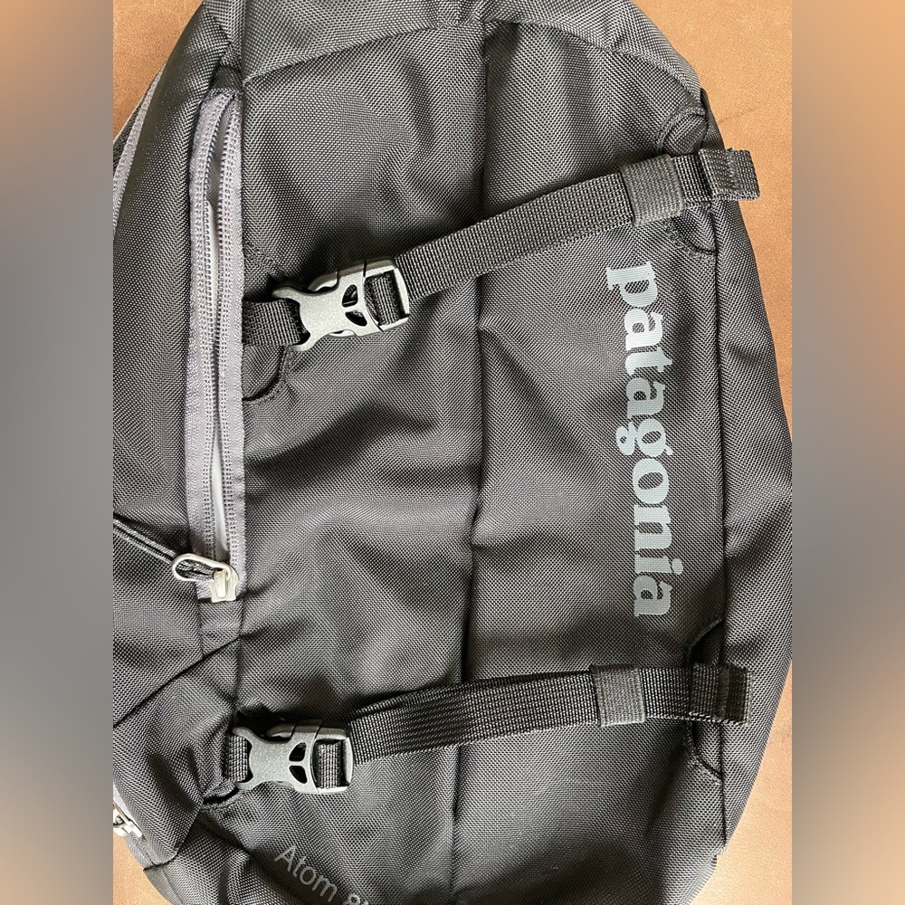 Patagonia Atom Sling Bag 8L Black